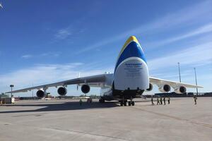 "Мрія" вже вдруге доправила в Канаду товари для боротьби з коронавірусом