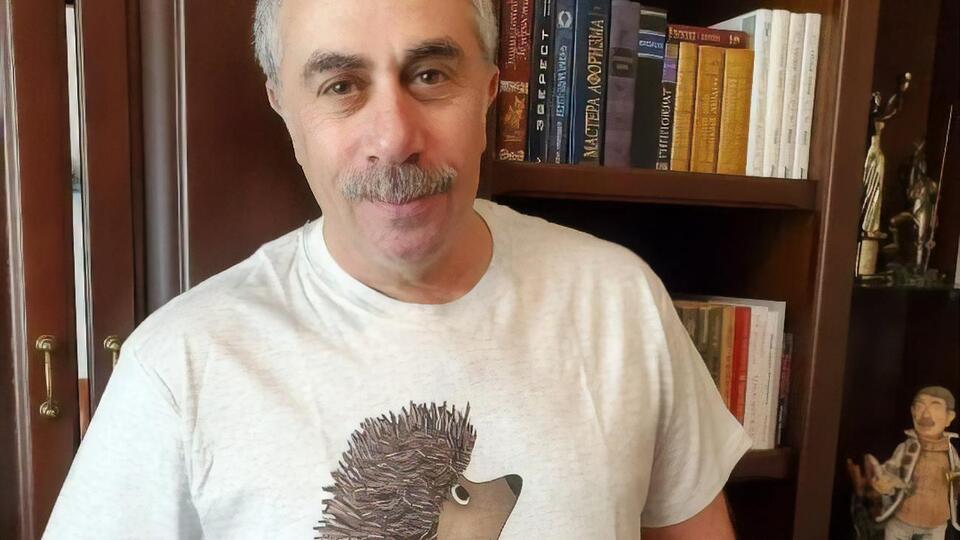 Комаровський: "Горе! Горе! Крокодил солнце в небе проглотил!"