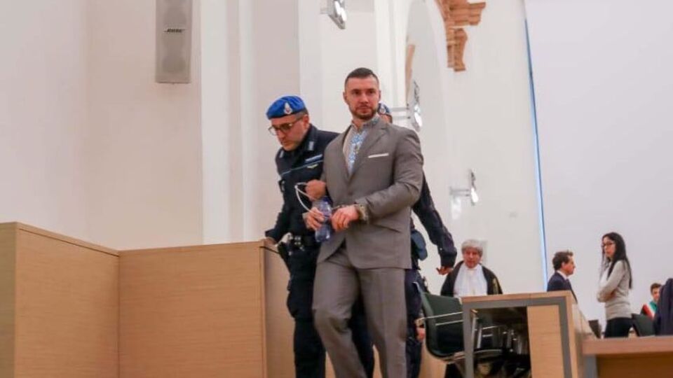 Маркива (в центре) задержали в Болонье 30 июня 2017 года по подозрению в причастности к убийству Роккелли