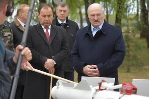 Лукашенко: Истерия в СМИ наложила отпечаток на экономику