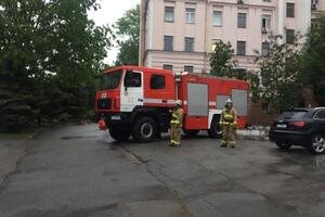 Пожежа виникла на останньому поверсі шестиповерхового корпусу лікарні