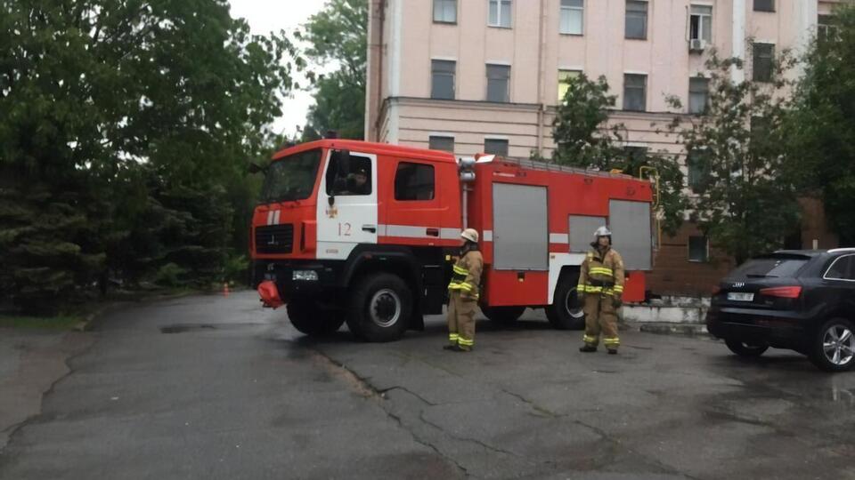 Пожежа виникла на останньому поверсі шестиповерхового корпусу лікарні