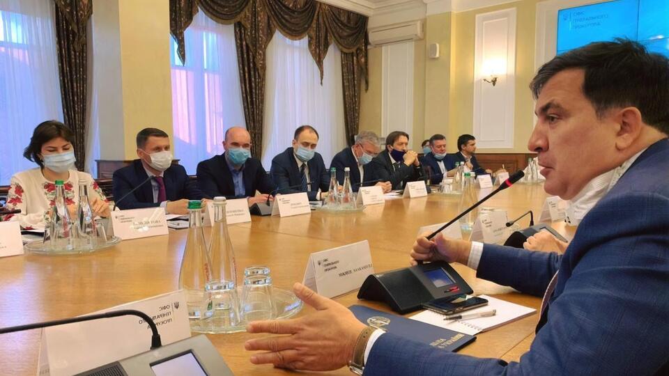 7 мая Саакашвили назначен председателем Исполнительного комитета реформ и членом Национального совета реформ