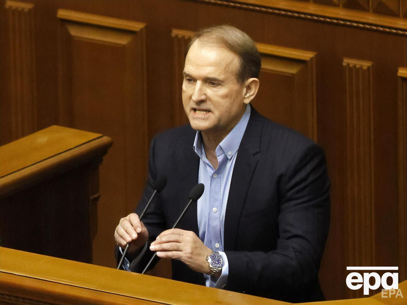 Медведчук і його однопартійці кілька разів літали до Москви, незважаючи на окупацію Криму Росією і тривалу російську агресію на Донбасі