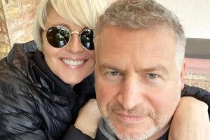 Агутін: "Я так хочу увидеть глаз твоих искринки и счастья милые, лукавые морщинки моей любимой, удивительной Варум"