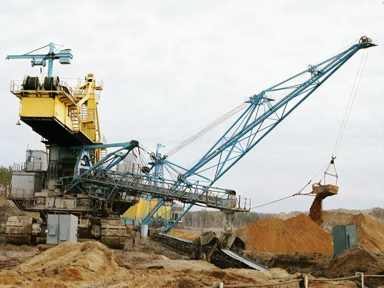 Колектив підприємства вважає, що державний і місцеві бюджети недоотримають понад 45 млн грн у вигляді податків та обов'язкових платежів від Вільногірського ГМК