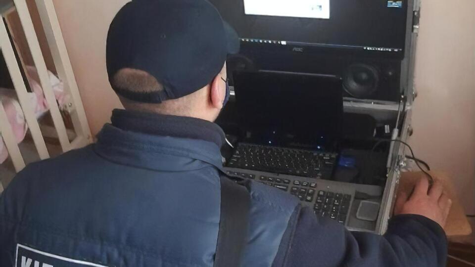 В ходе обысков полиция изъяла у фигурантов около 6 Тбайт противоправного контента