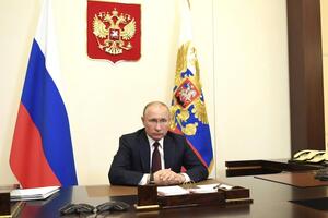Путин заявил, что эпидемия коронавируса в РФ пошла на спад
