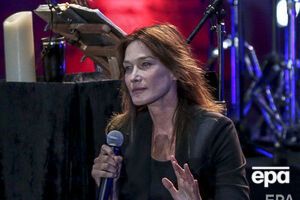 Бруни в прошлом – одна из самых высокооплачиваемых фотомоделей