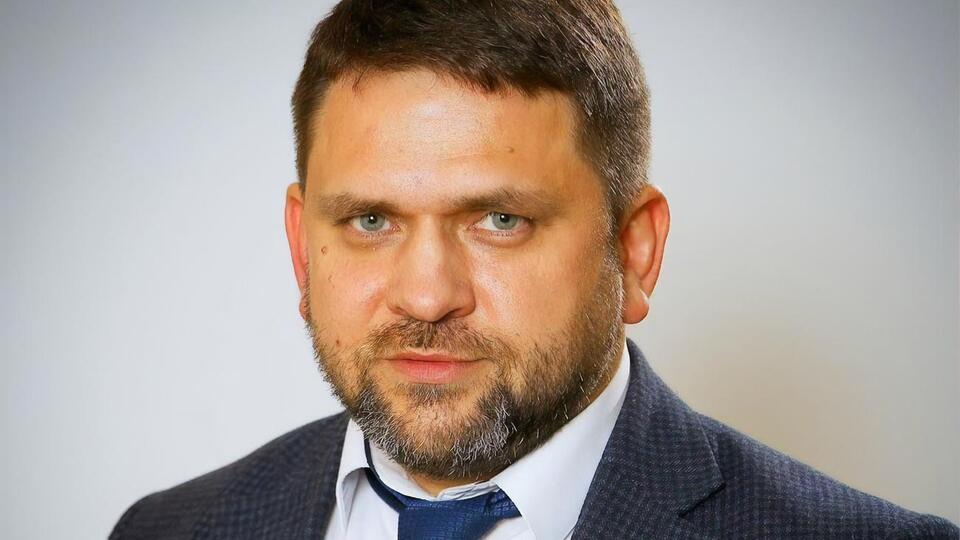 Відео, на якому чоловік, схожий на Рязанцева, б'є жінку, з'явилося в YouTube 26 травня