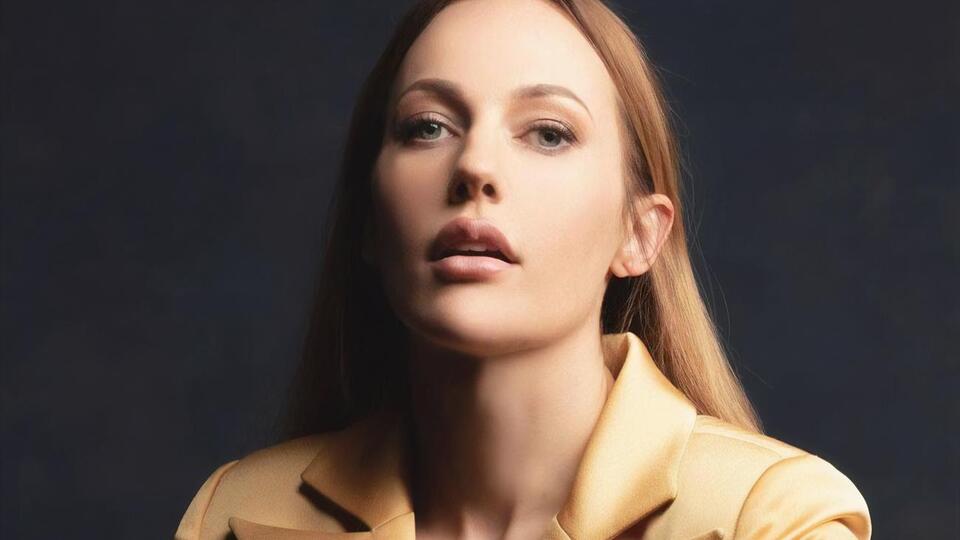 Узерлі сама виховує дочку