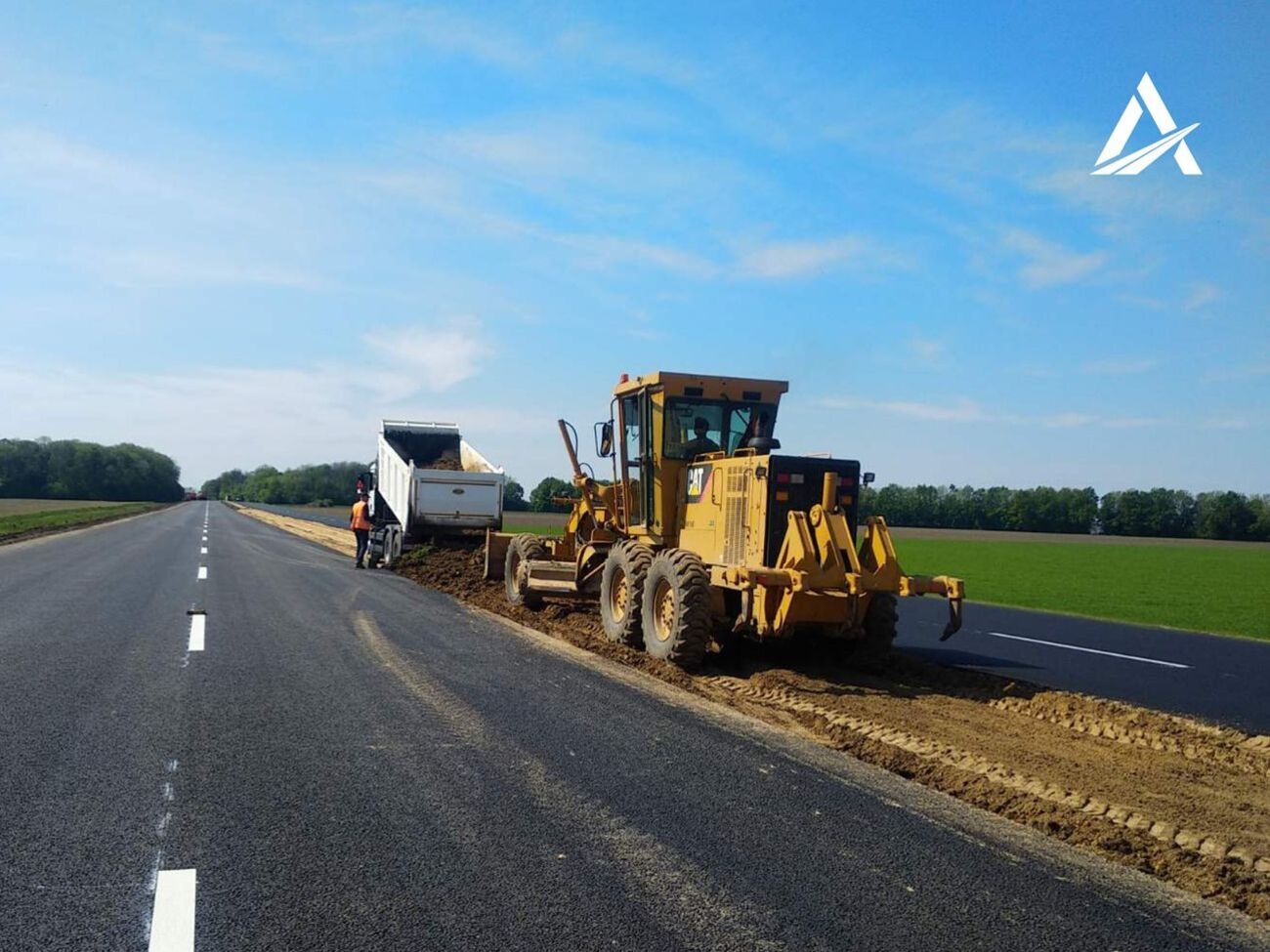 У компанії описали процес формування ціни закупівлі асфальтобетону службами автомобільних доріг у регіонах
