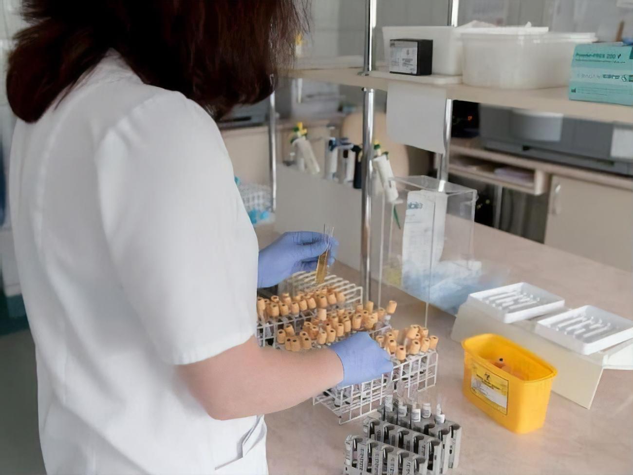 В Україні загальна кількість випадків COVID-19 за час епідемії сягнула 21 905