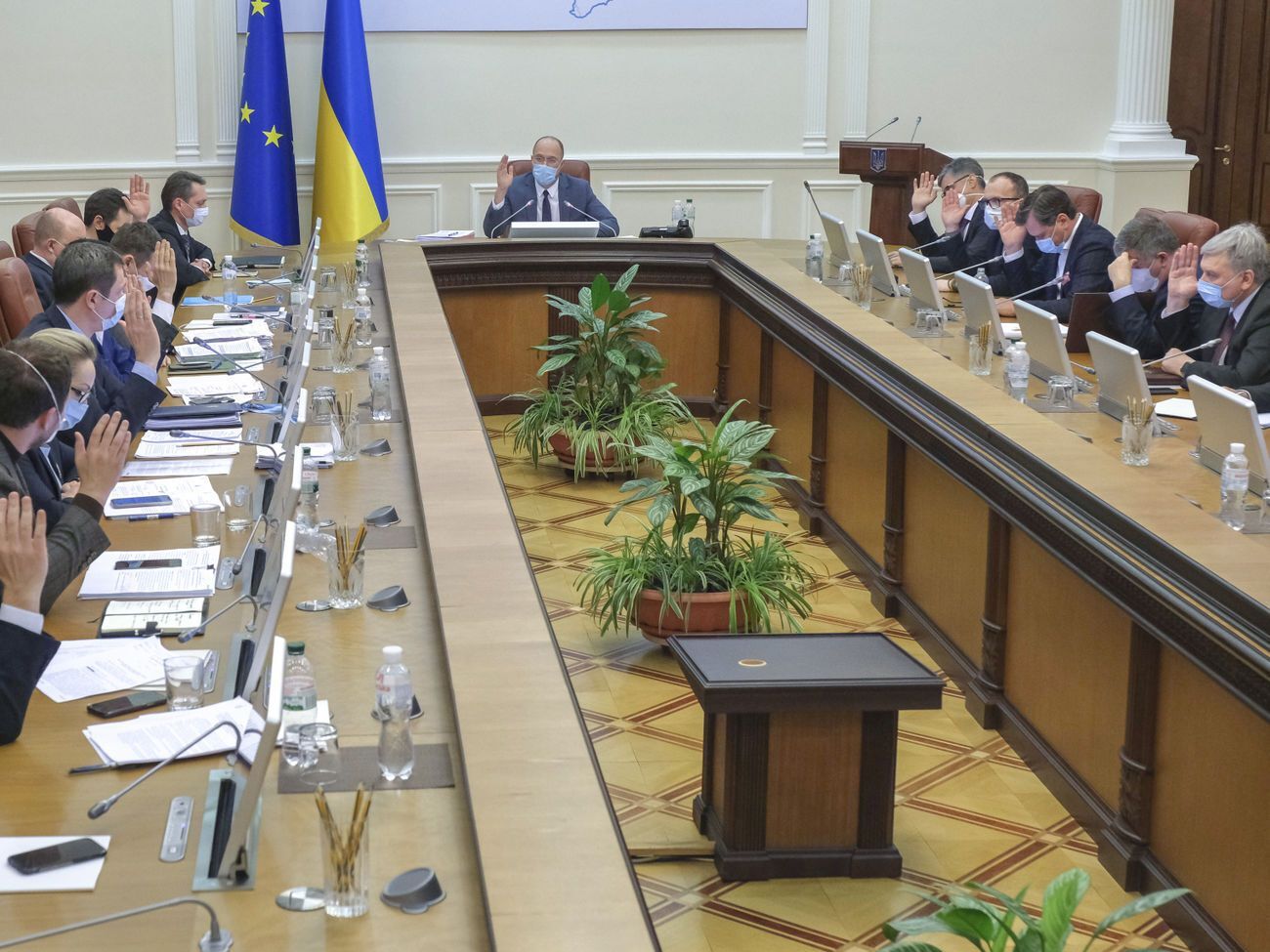 Уряд перейменував міністерство і створив нове