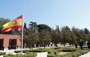 В Іспанії оголосили 10-денний траур за жертвами пандемії COVID-19. Фоторепортаж