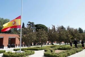 В Іспанії оголосили 10-денний траур за жертвами пандемії COVID-19. Фоторепортаж