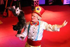 Куклачев: Пусть звезды, что жалуются на отсутствие заработка, срежут свой жир