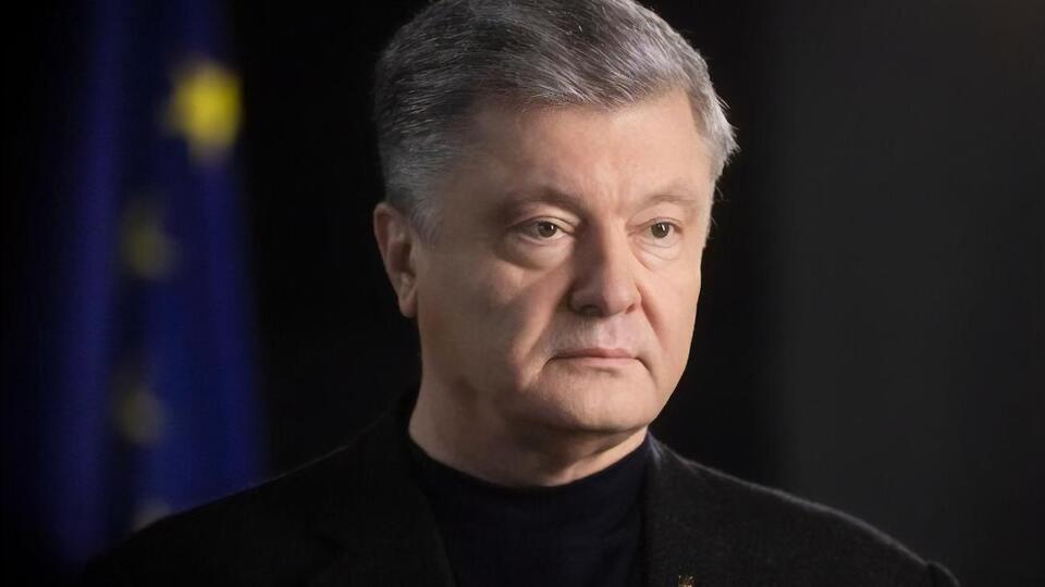 У ДБР повідомили, що явка Порошенка обов'язкова