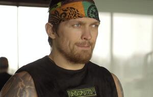 Усик занялся игрой в гольф