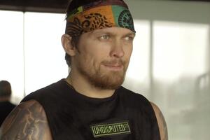 Усик почав грати в гольф