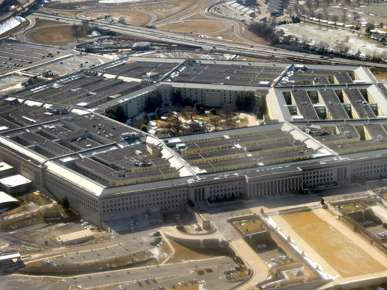 По данным CNN, Пентагон рассматривает возможность передачи Украине двух патрульных катеров