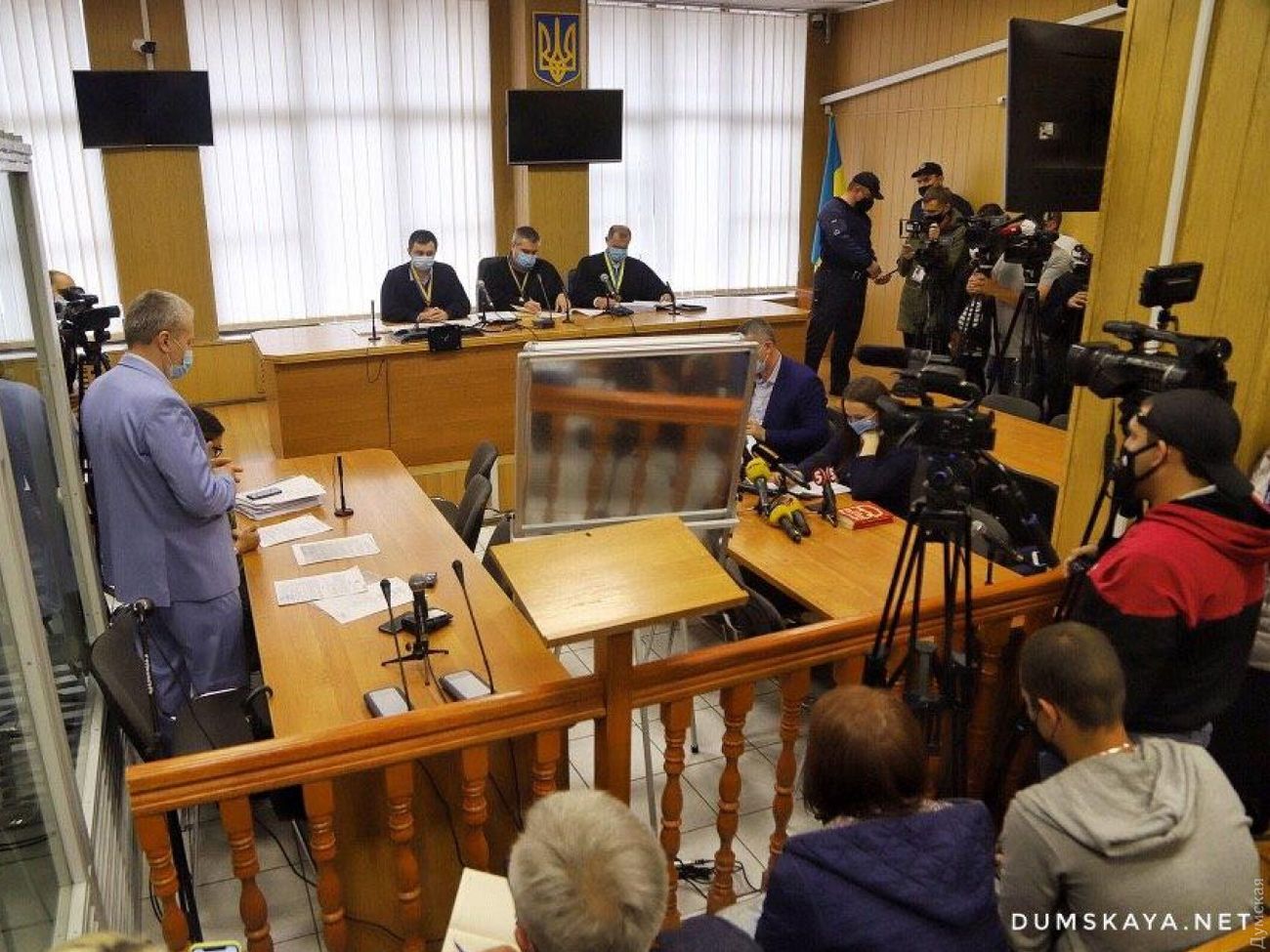 Подозреваемый на заседании суда не присутствовал