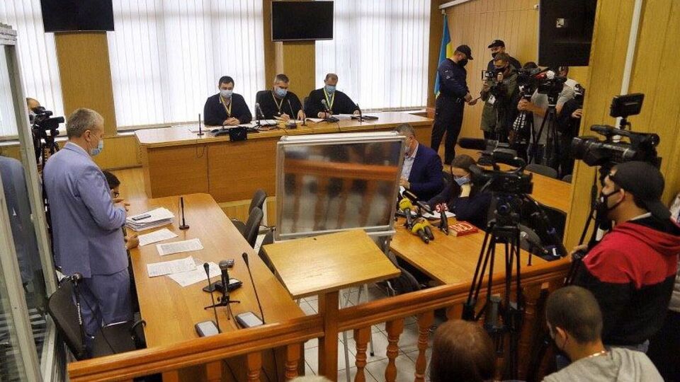 Подозреваемый на заседании суда не присутствовал