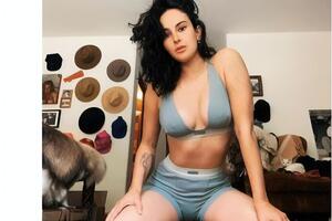 Уиллис: Просматриваю шкафы и пытаюсь немного уменьшить их размеры