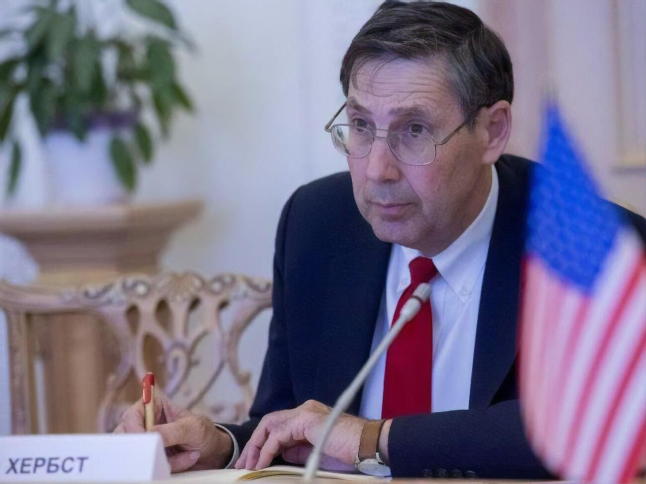 Гербст: Санкції продовжують чинити серйозний вплив на Росію
