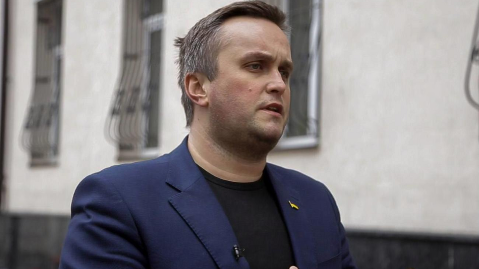 Холодницький: Чоловік, у якого на відео зі штанів стирчить прихована камера, на допитах стверджував, що не знає, хто знімав. Чи може він бути сильним свідком обвинувачення?