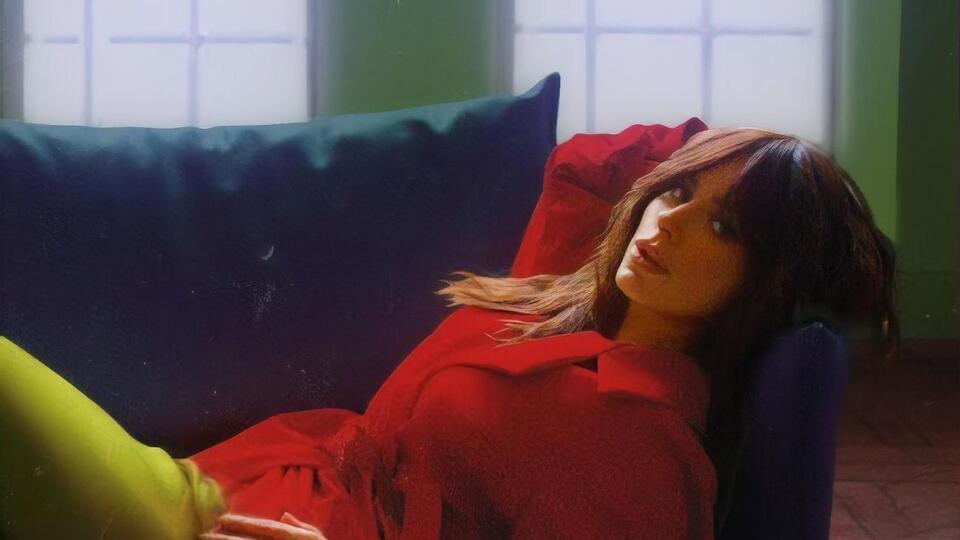 Ани Лорак: Хочу я быть твоей любимой, с тобою просыпаться рядом. Может, характер мой ранимый, а может, и влюбилась вправду