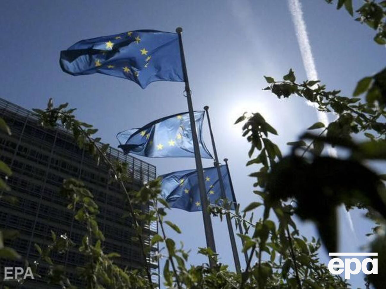 Об одобрении очередного транша стало известно сегодня