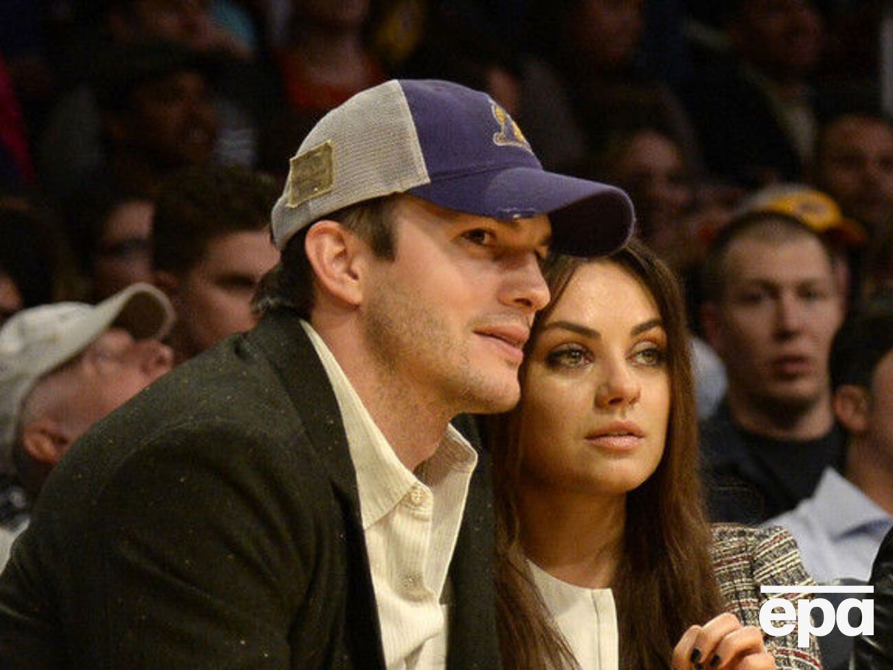 Кунис и Кутчер воспитывают двоих детей