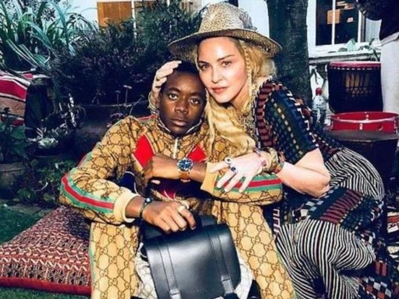 Мадонна:&nbsp;Пока известие о жестоком убийстве Джорджа Флойда распространяется по всему миру, мой сын Дэвид танцем чтит память Джорджа и его семью