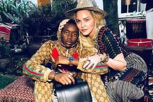 Мадонна: Пока известие о жестоком убийстве Джорджа Флойда распространяется по всему миру, мой сын Дэвид танцем чтит память Джорджа и его семью