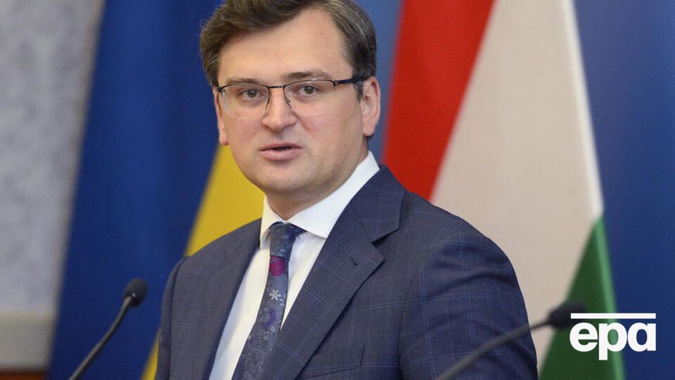Кулеба розповів, що уряд готується відновити рух через кордон