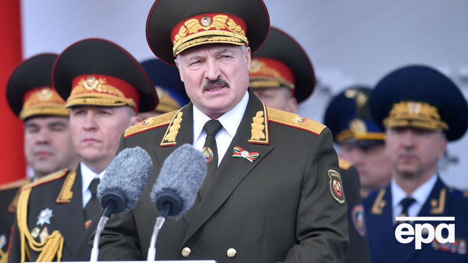 Лукашенко: У нас по конституции президент обладает сильной властью