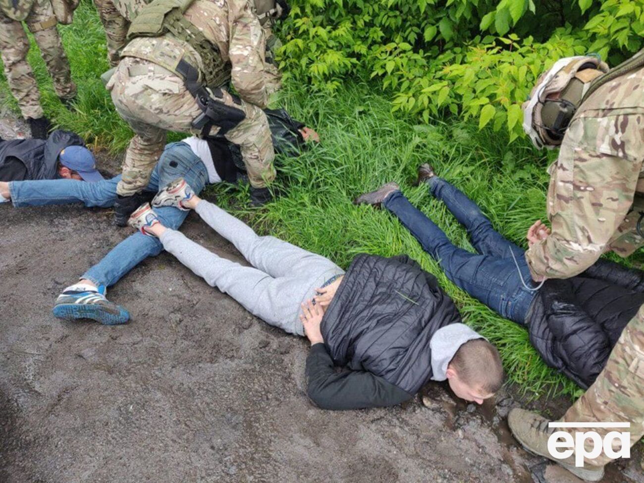 В Нацполиции сообщили, что поиски и задержания всех участников перестрелки продолжаются