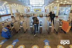 Наразі Київський метрополітен перевозить приблизно втричі менше пасажирів, ніж зазвичай