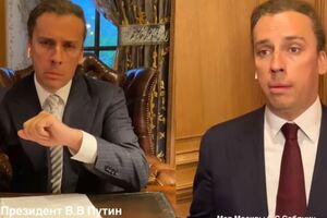 В ролике Галкин одновременно изображал обоих политиков
