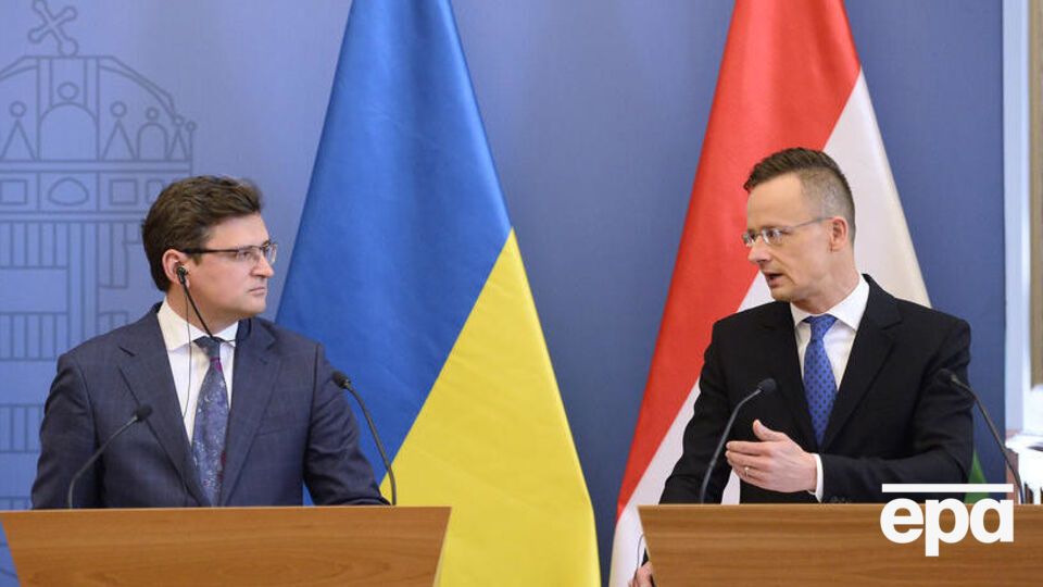 Кулеба та Сіярто провели зустріч у Будапешті