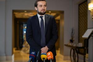 Тимошенко не зміг навести подробиць інформації про препарат, хоча ОПУ вже анонсував його клінічні випробування