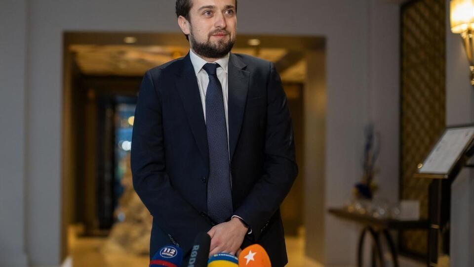 Тимошенко не зміг навести подробиць інформації про препарат, хоча ОПУ вже анонсував його клінічні випробування