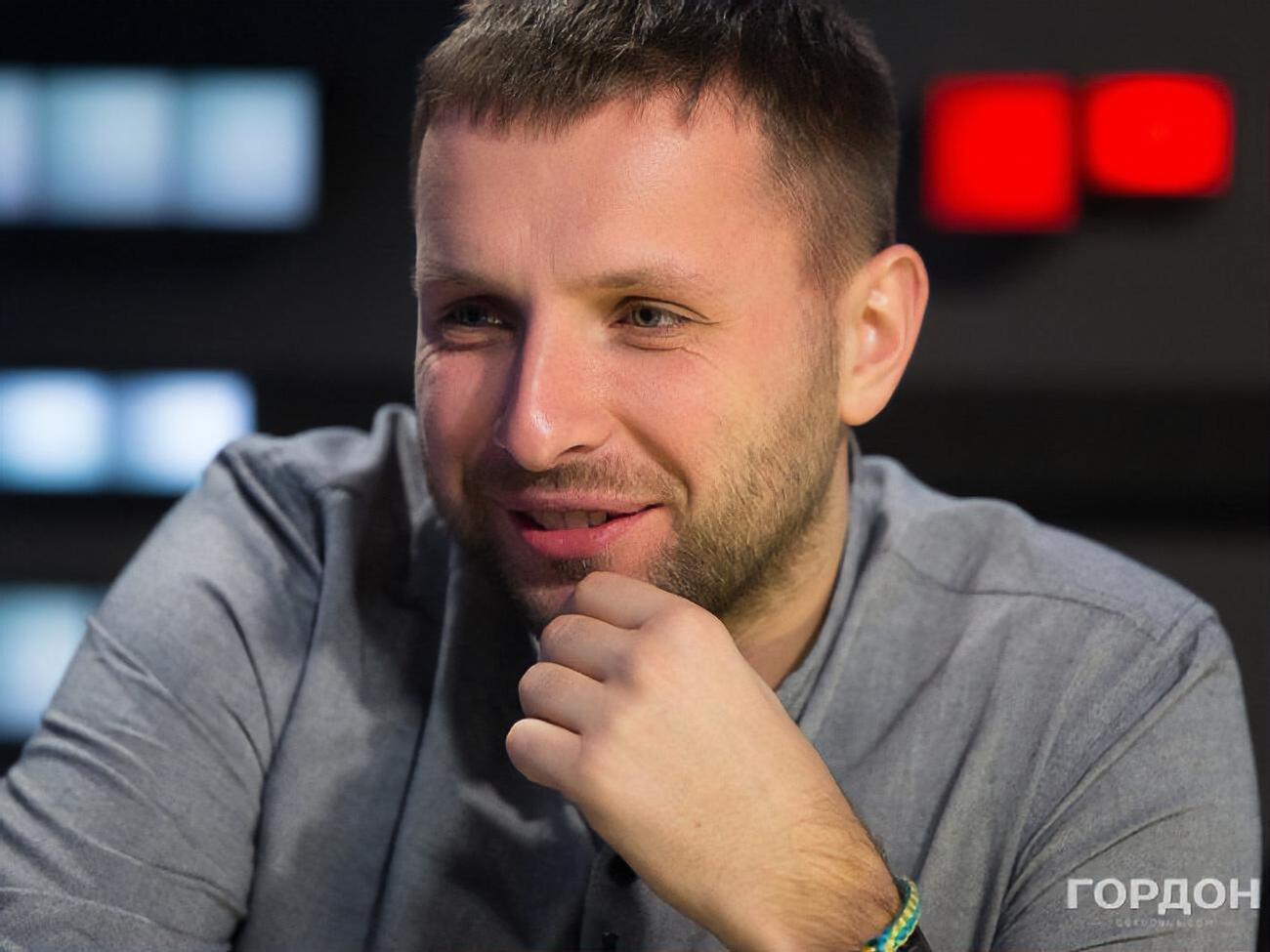 Парасюк о президенте: Или ты набираешь команду людей, которые будут в этой стране просто рвать, или история опишет тебя как никакого