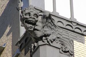 В одному зі столичних особняків викликали духів із паралельного світу