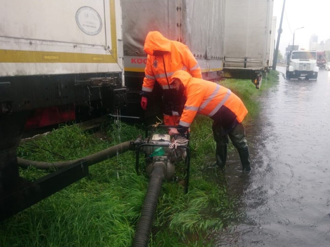 Коммунальные службы Киева работают над устранением подтоплений