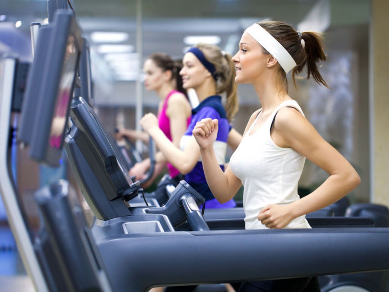 Количество людей в спортзалах не должно превышать одного человека на 10 м&sup2;