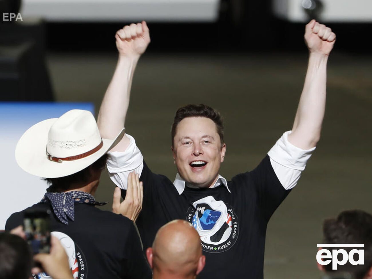 Маск святкує запуск астронавтів на ракеті SpaceX