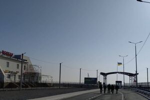 Добринський ніс службу за кілометр від Криму