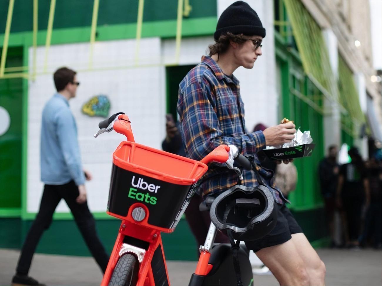 Сервіс Uber Eats пропрацював в Україні трохи більше ніж два роки